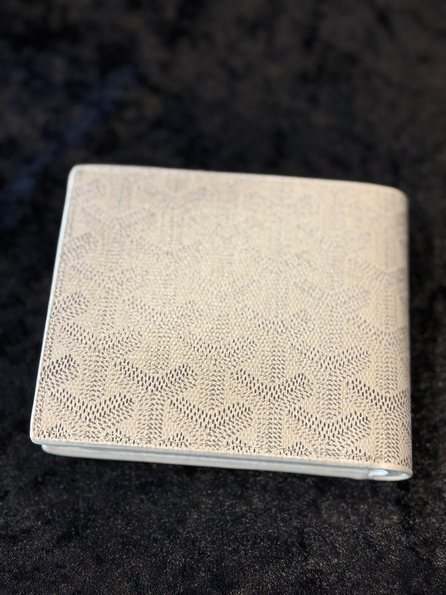Minimalist Statement Wallet ✧ White Pattern Slim Bifold