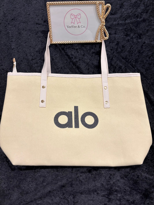 Sunny Day Tote with Matching Pouch