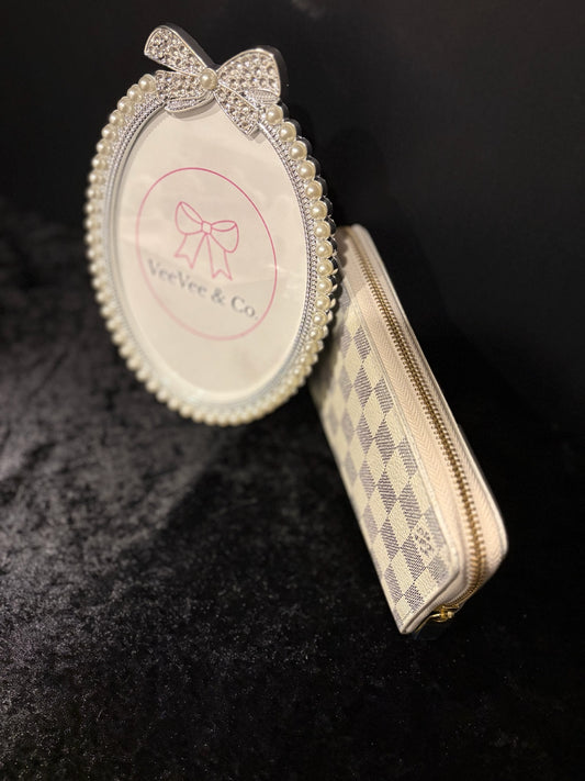 Classic Ivory Check Wallet