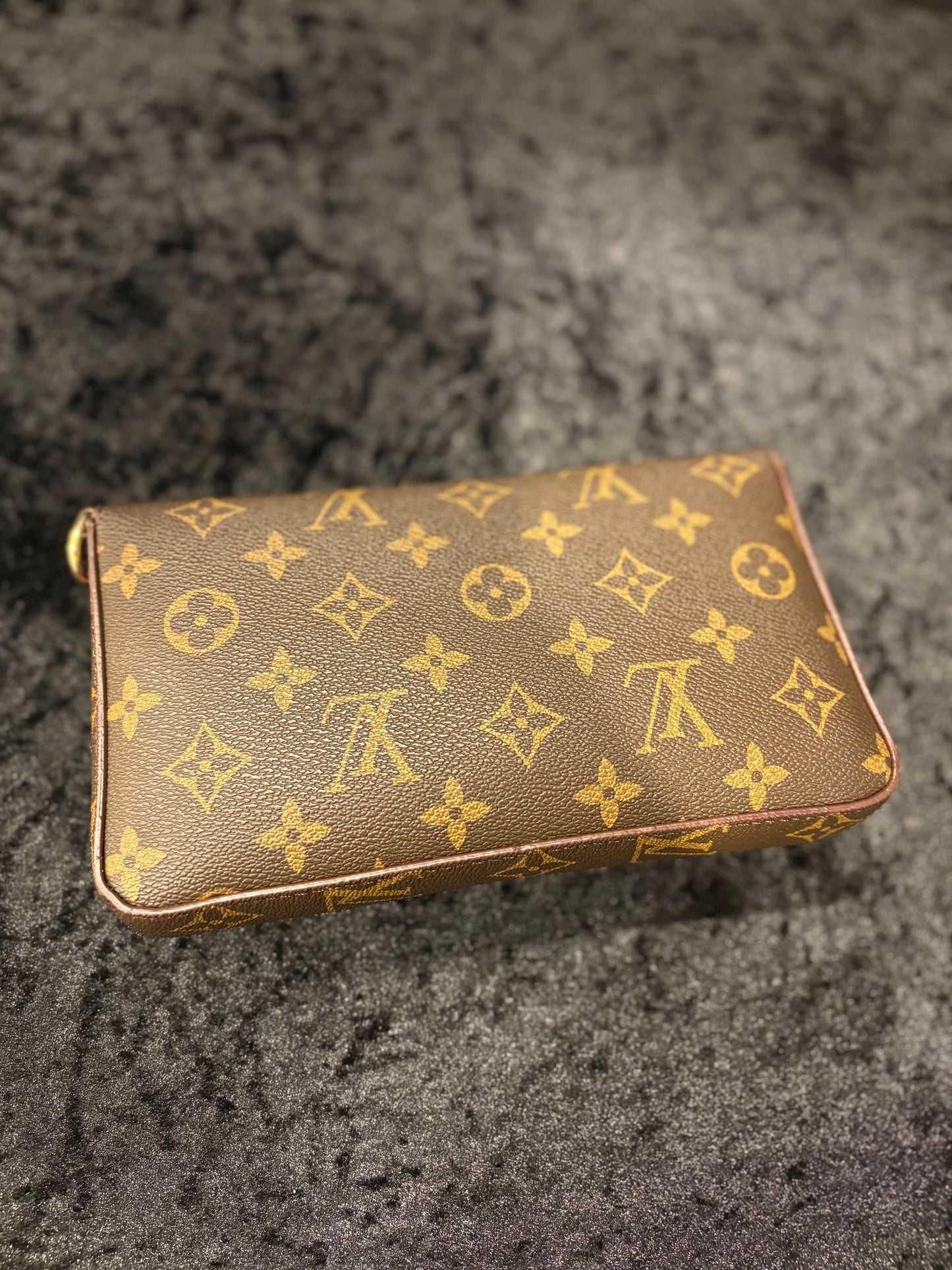 Café Rouge Convertible Bag