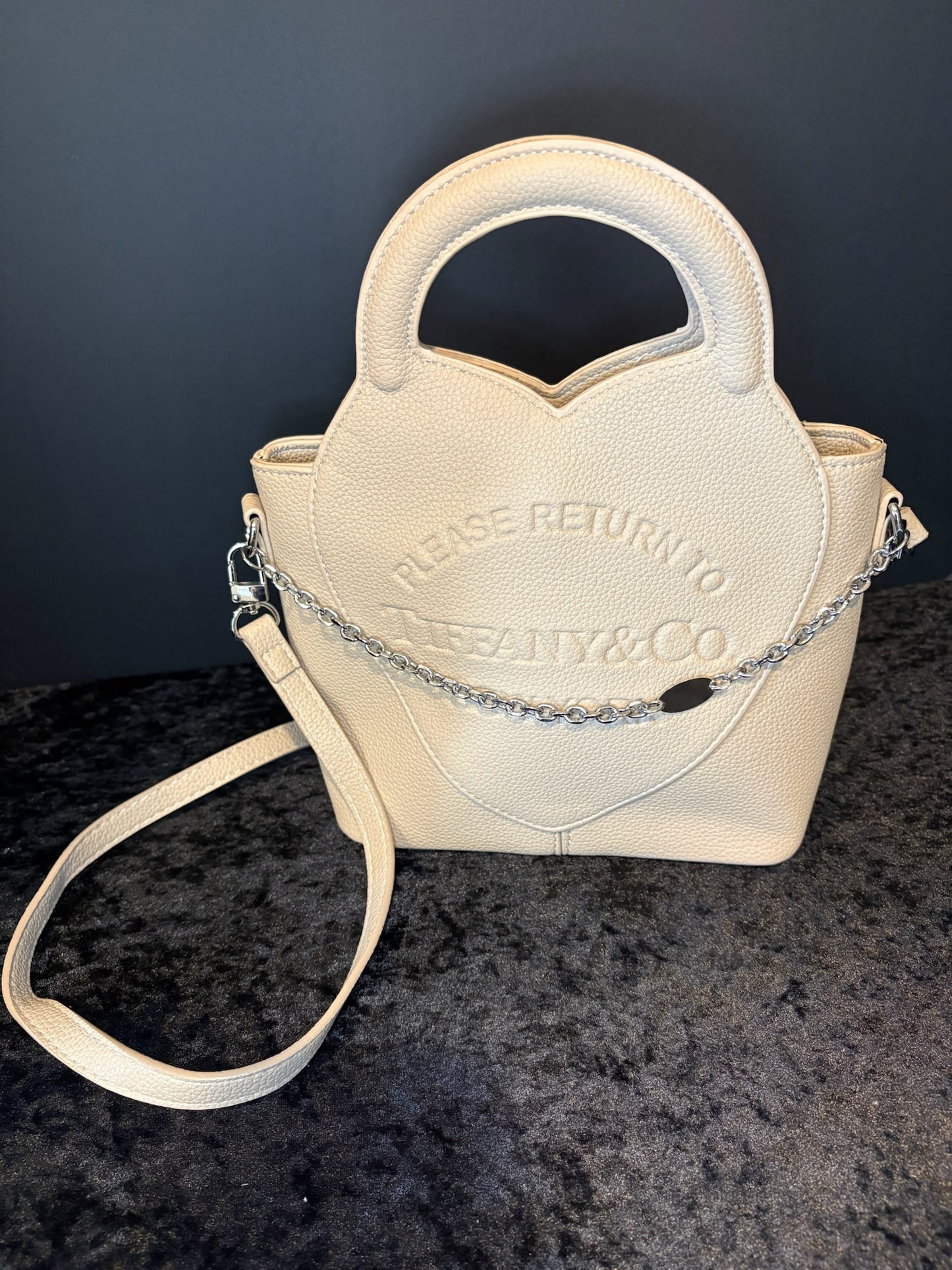β¨π€ Everyday Elegance Crossbody | Tan Chain Accent Bag