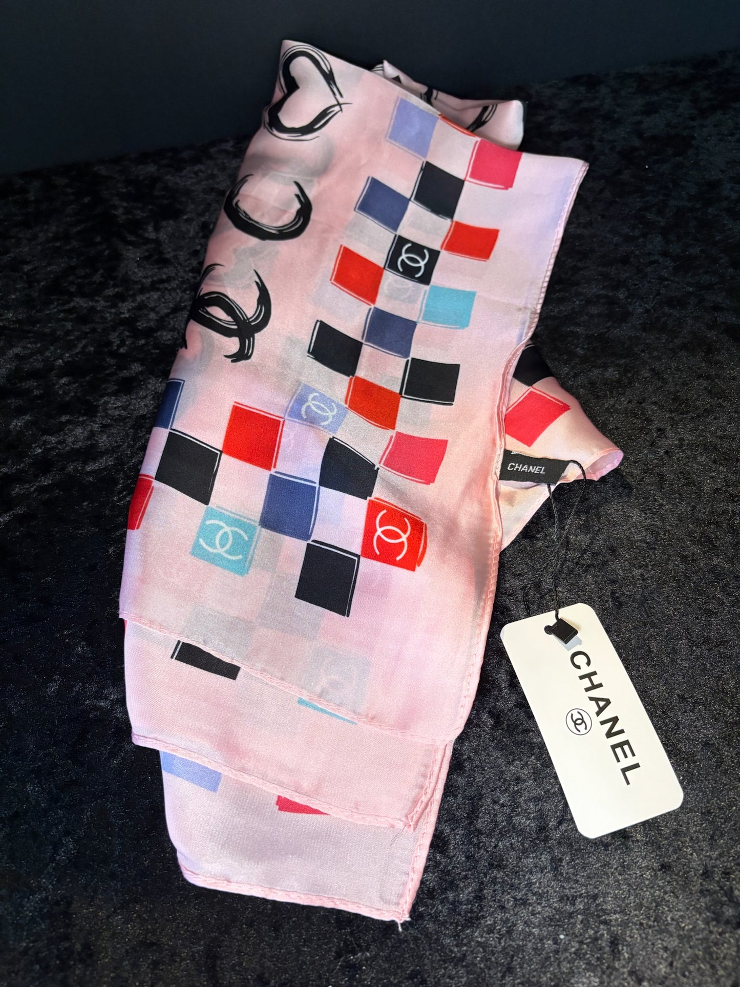 π©·β¨ Pretty in Pink Scarf | Colorful Checkered Border Accent