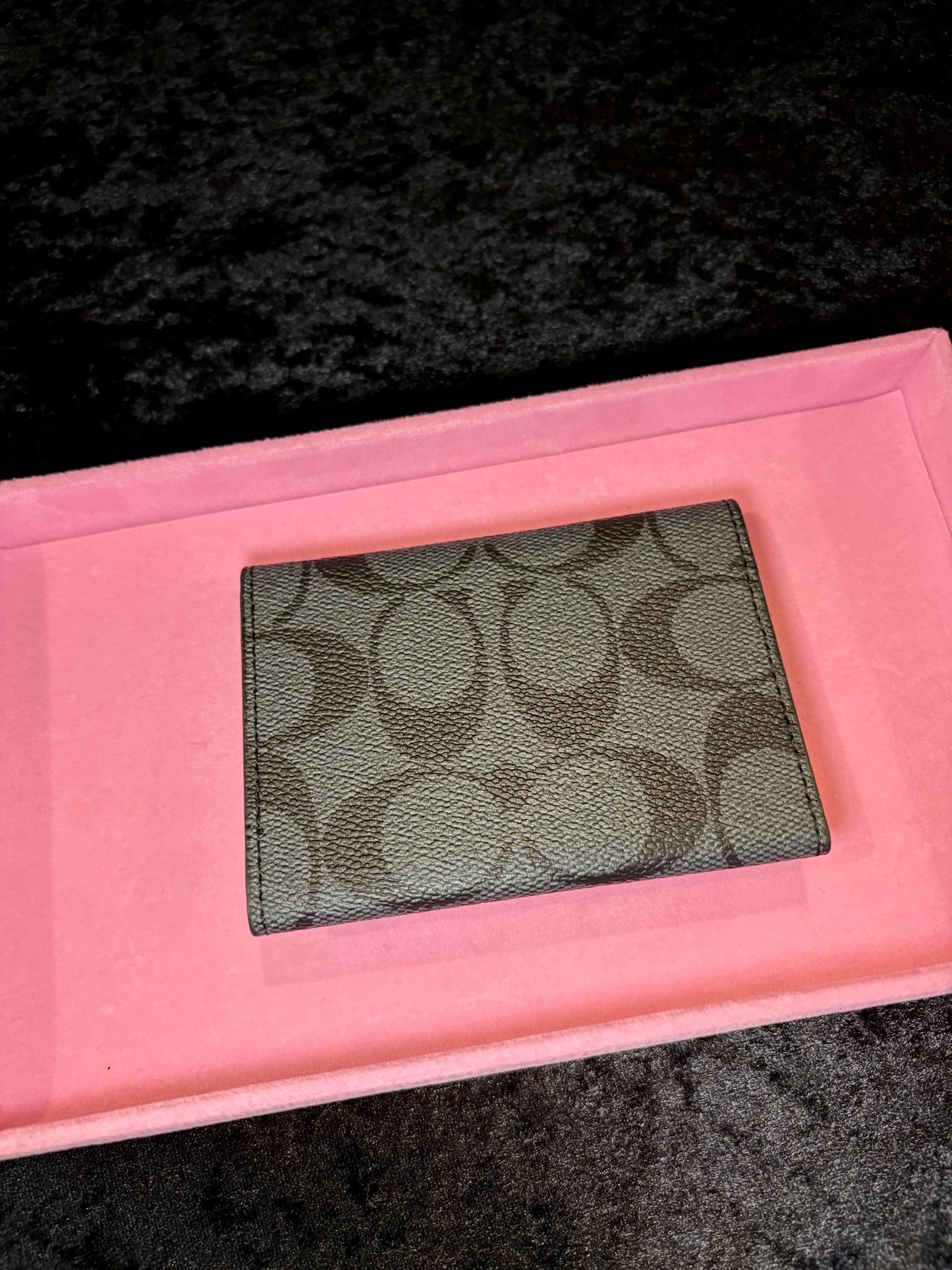 🖤✨ Sleek & Chic Monogram Wallet | Slim Snap Closure Beauty