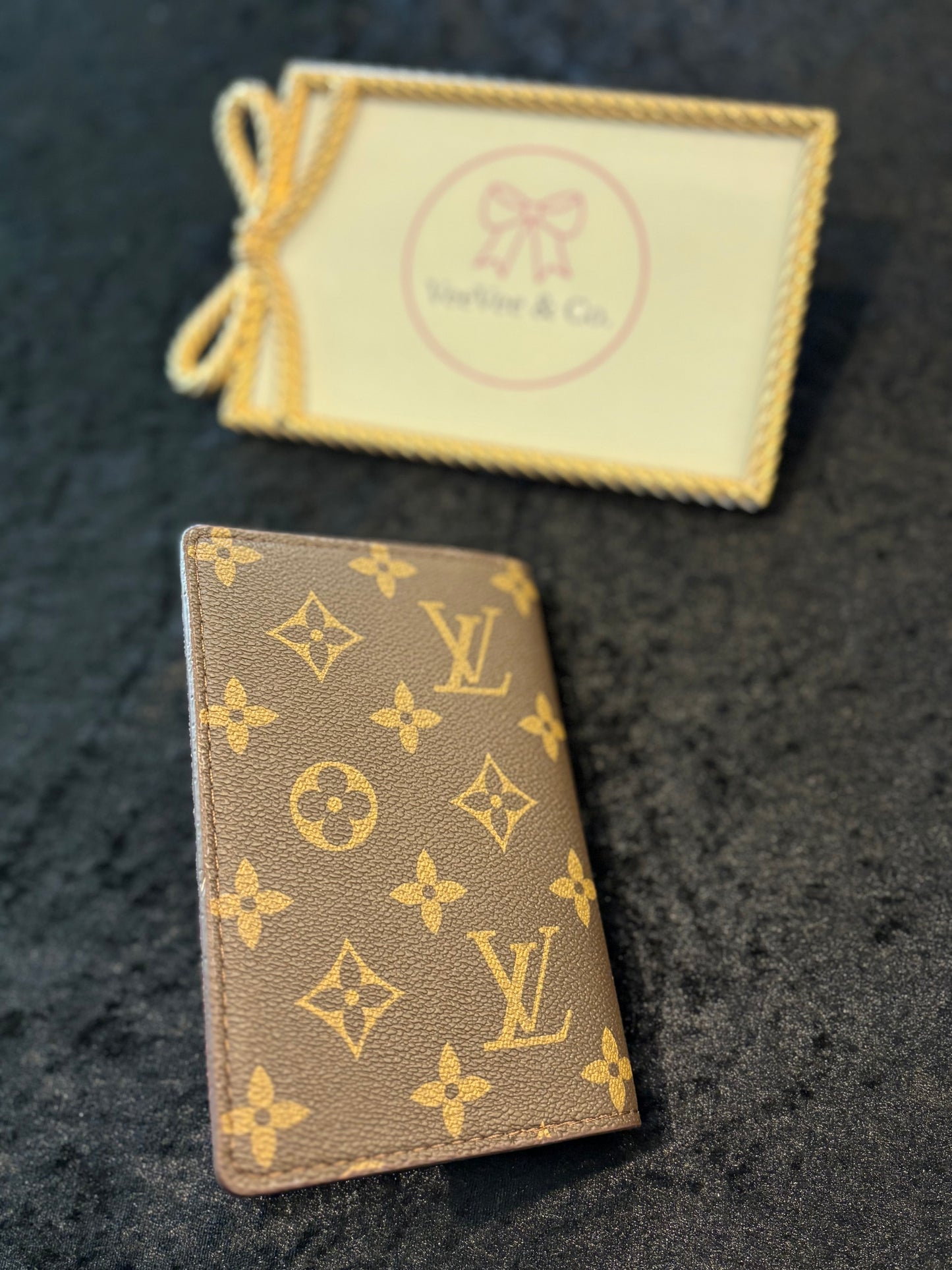 The Jetsetter Passport Case