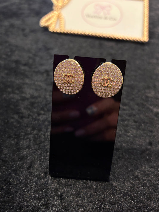 Elegant Glow Earrings – Gold & Rhinestone Accent