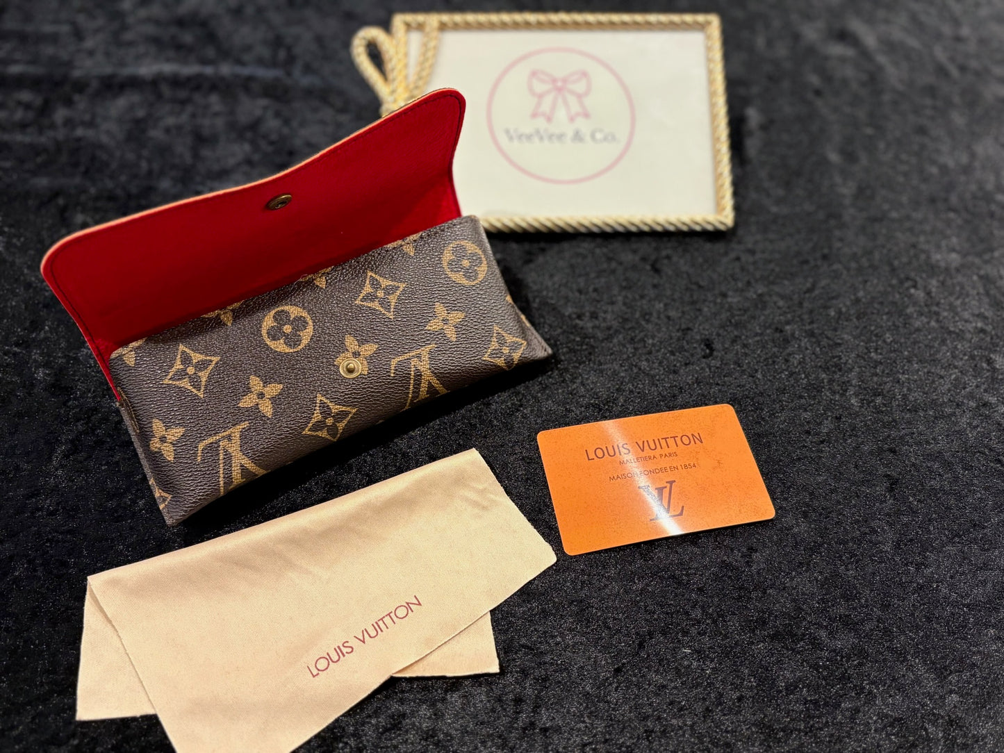 Monogram Chic Vision Case