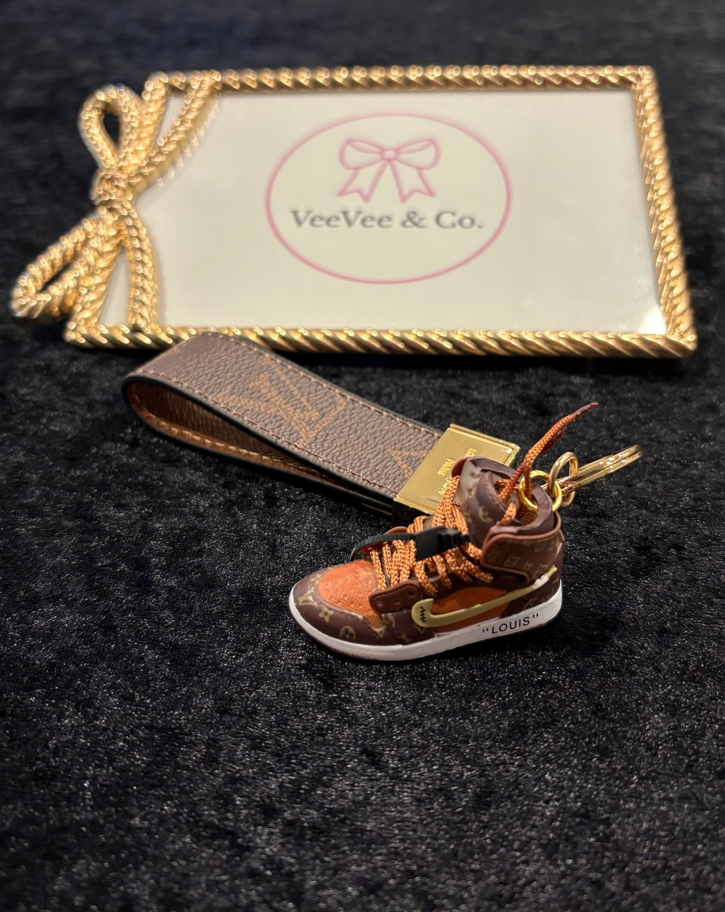 Court Luxe Sneaker Charm