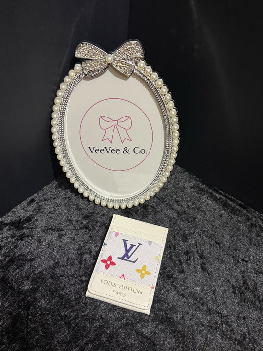 The Color Me Chic Card Holder
