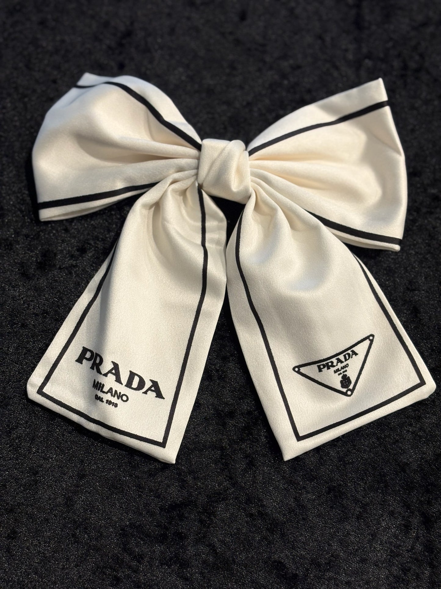 Monochrome Luxe Bow Set