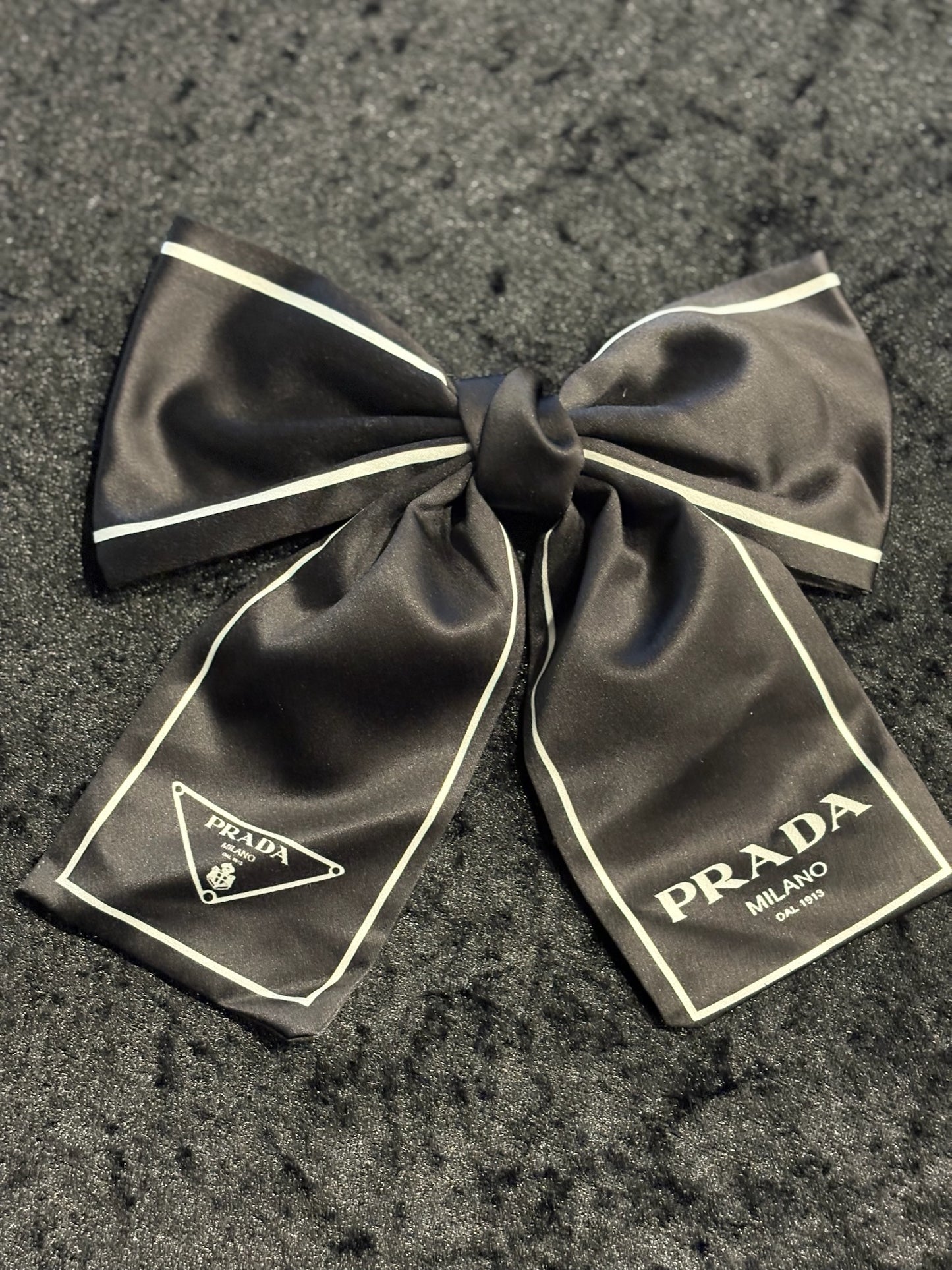 Monochrome Luxe Bow Set