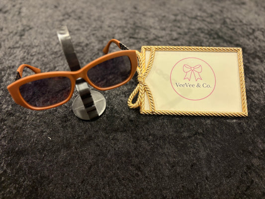 Amber Oval Sunnies