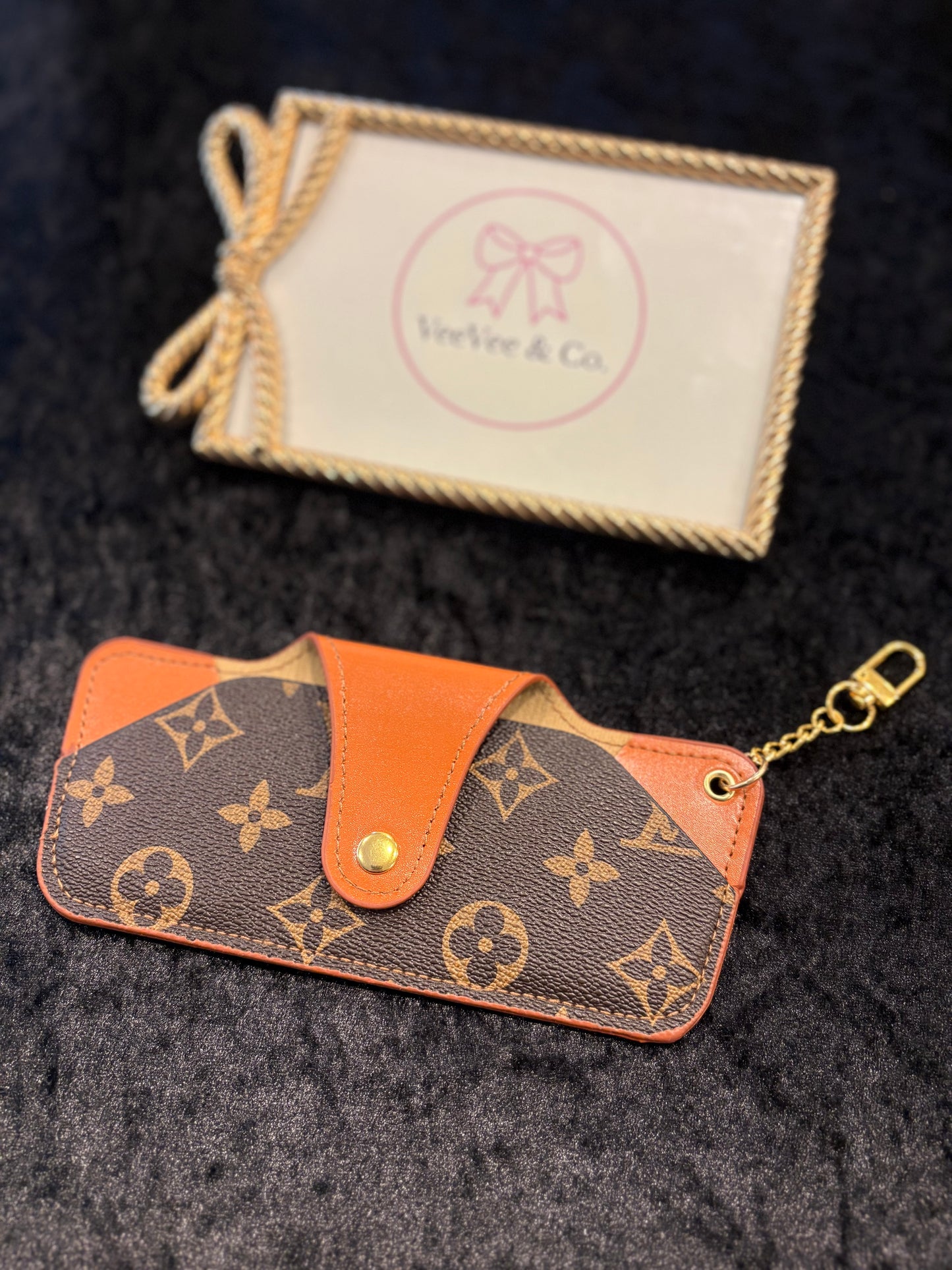 Mocha Luxe Glasses Case Charm