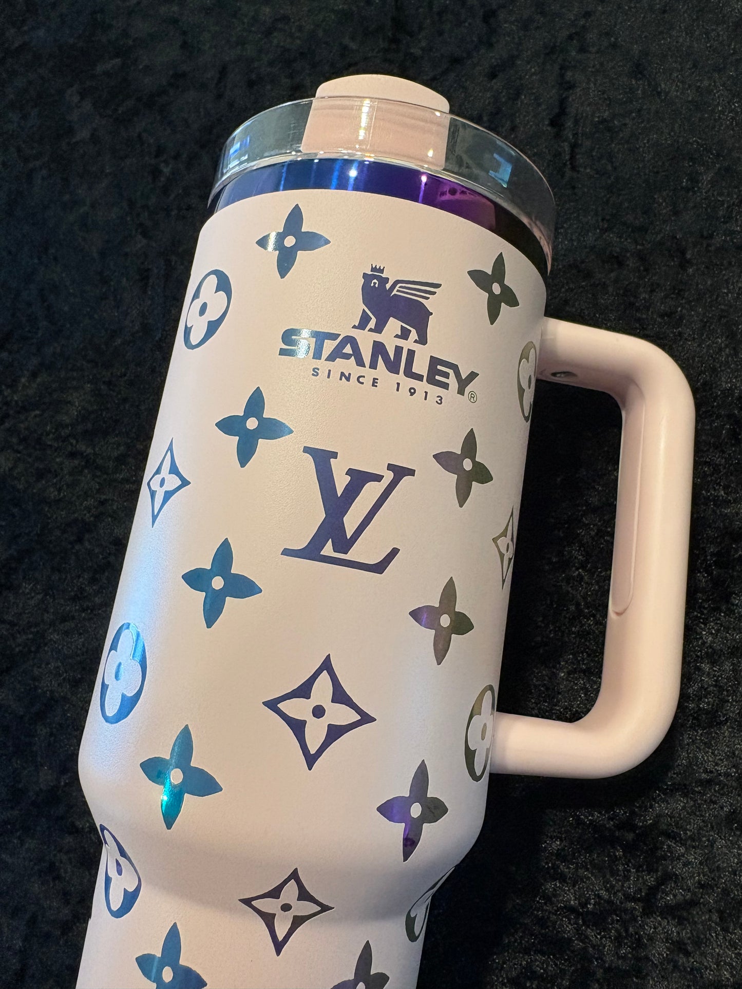 Holographic Dream Tumbler – 40oz