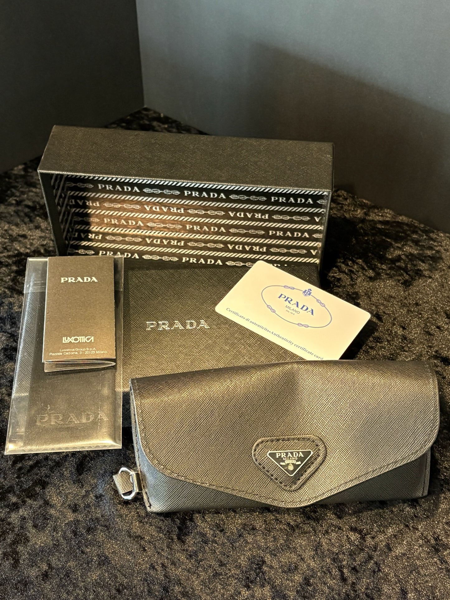 Clip & Go Sunglass Case