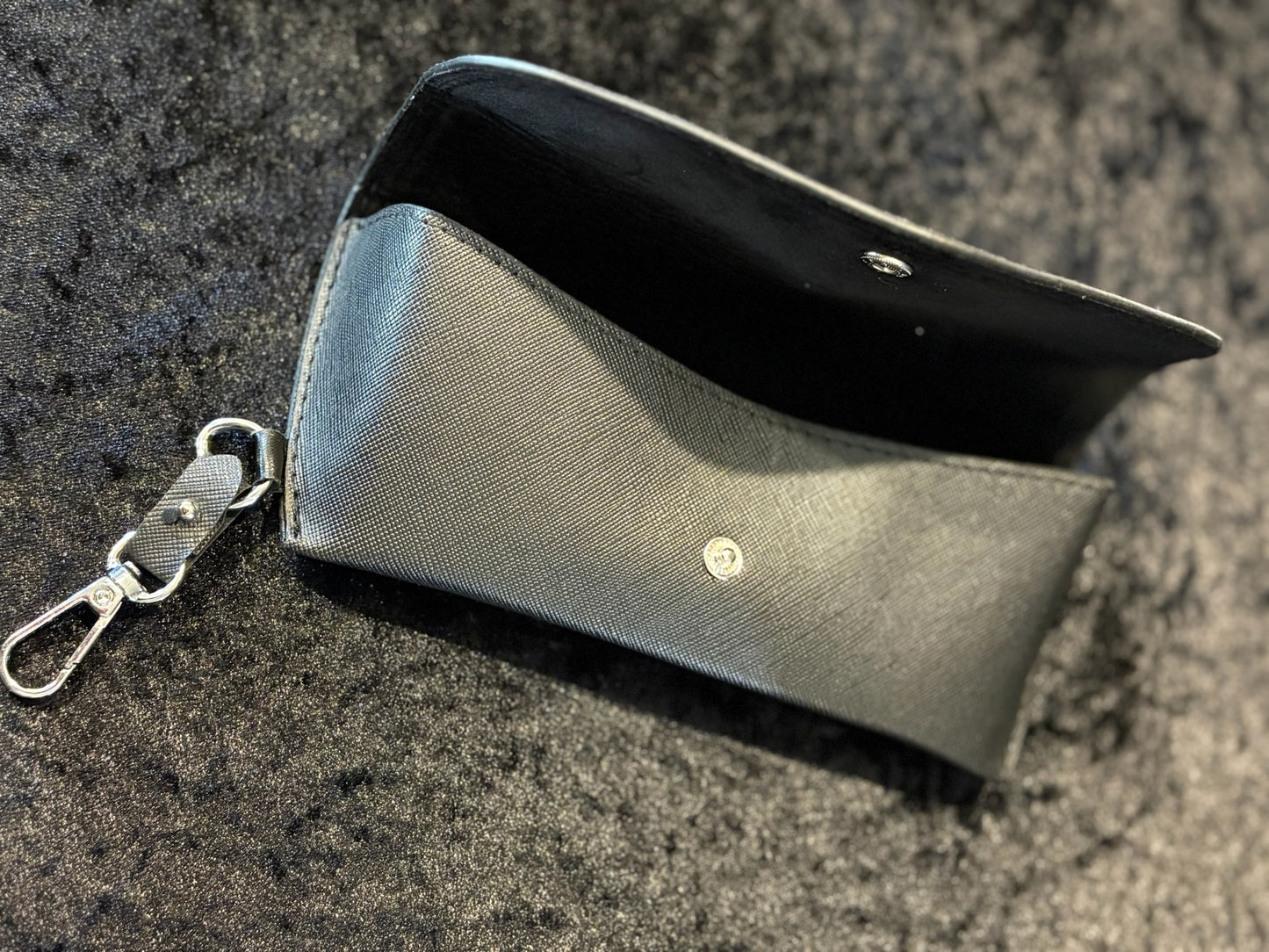 Clip & Go Sunglass Case