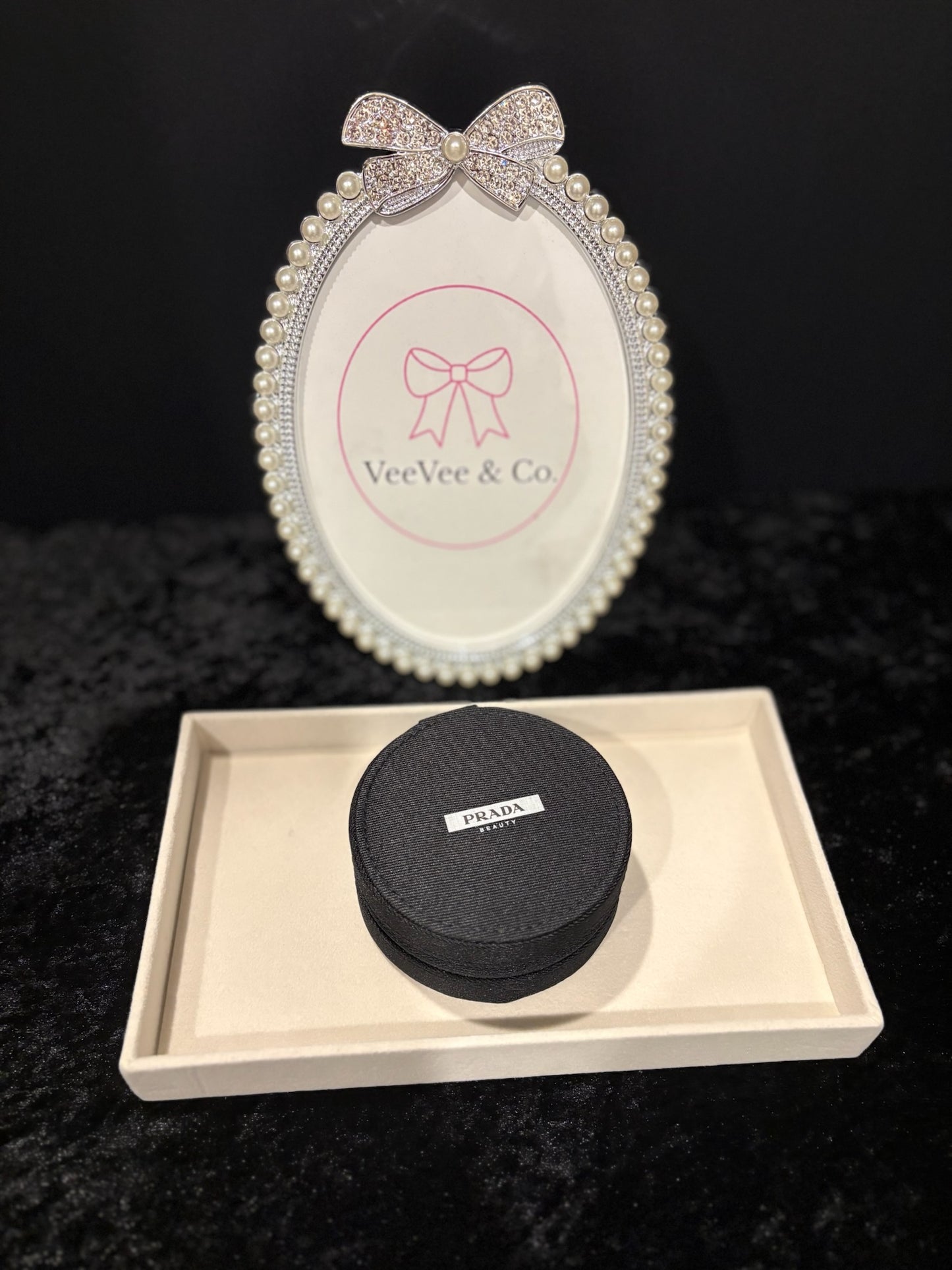 The Vanity Essential ✧ Round Zip Beauty Case