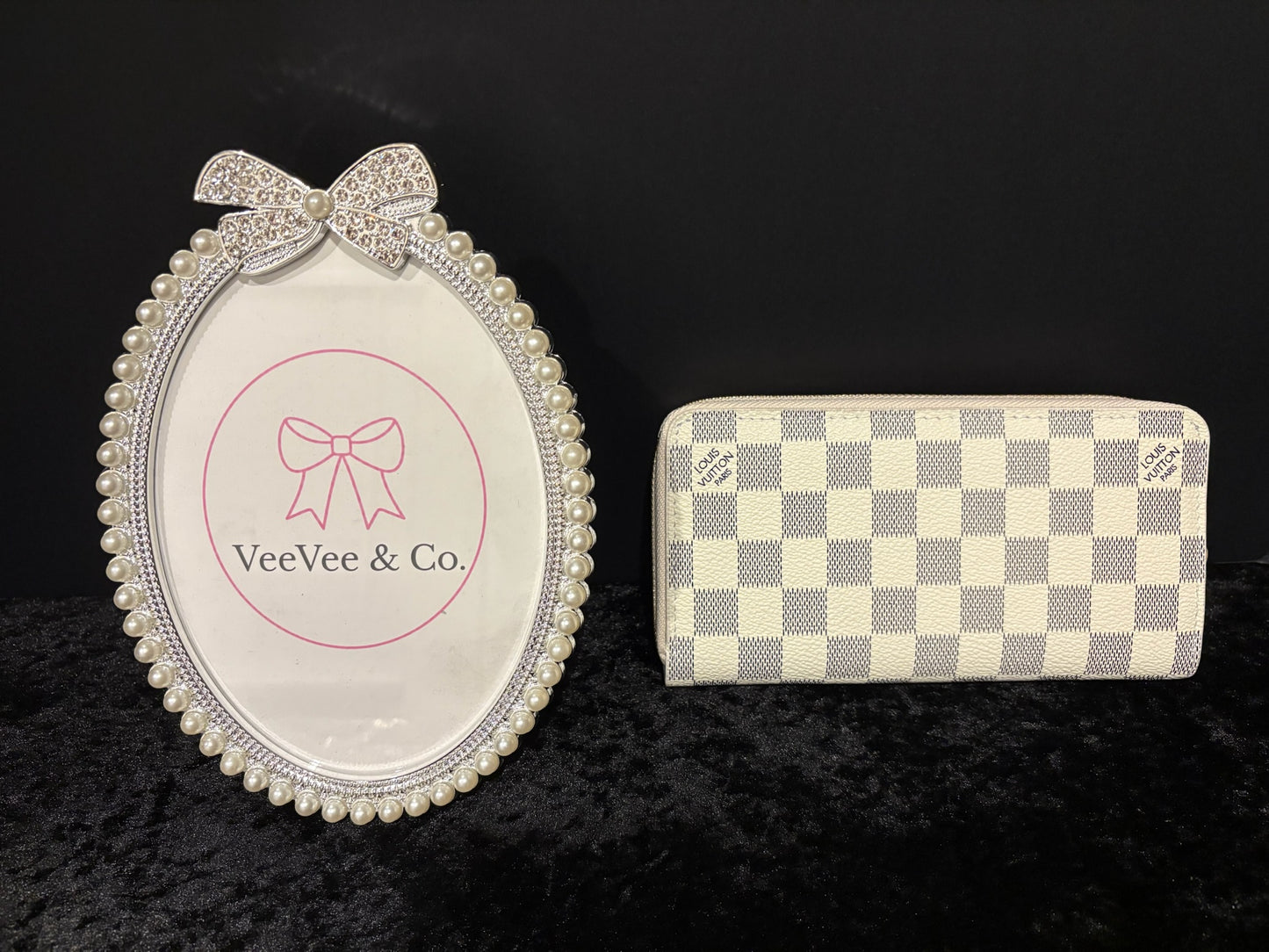 Classic Ivory Check Wallet