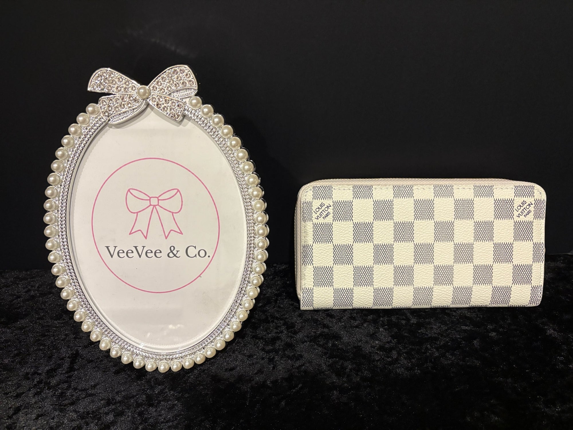 Classic Ivory Check Wallet