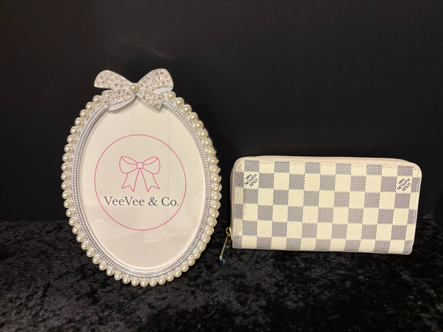 Classic Ivory Check Wallet