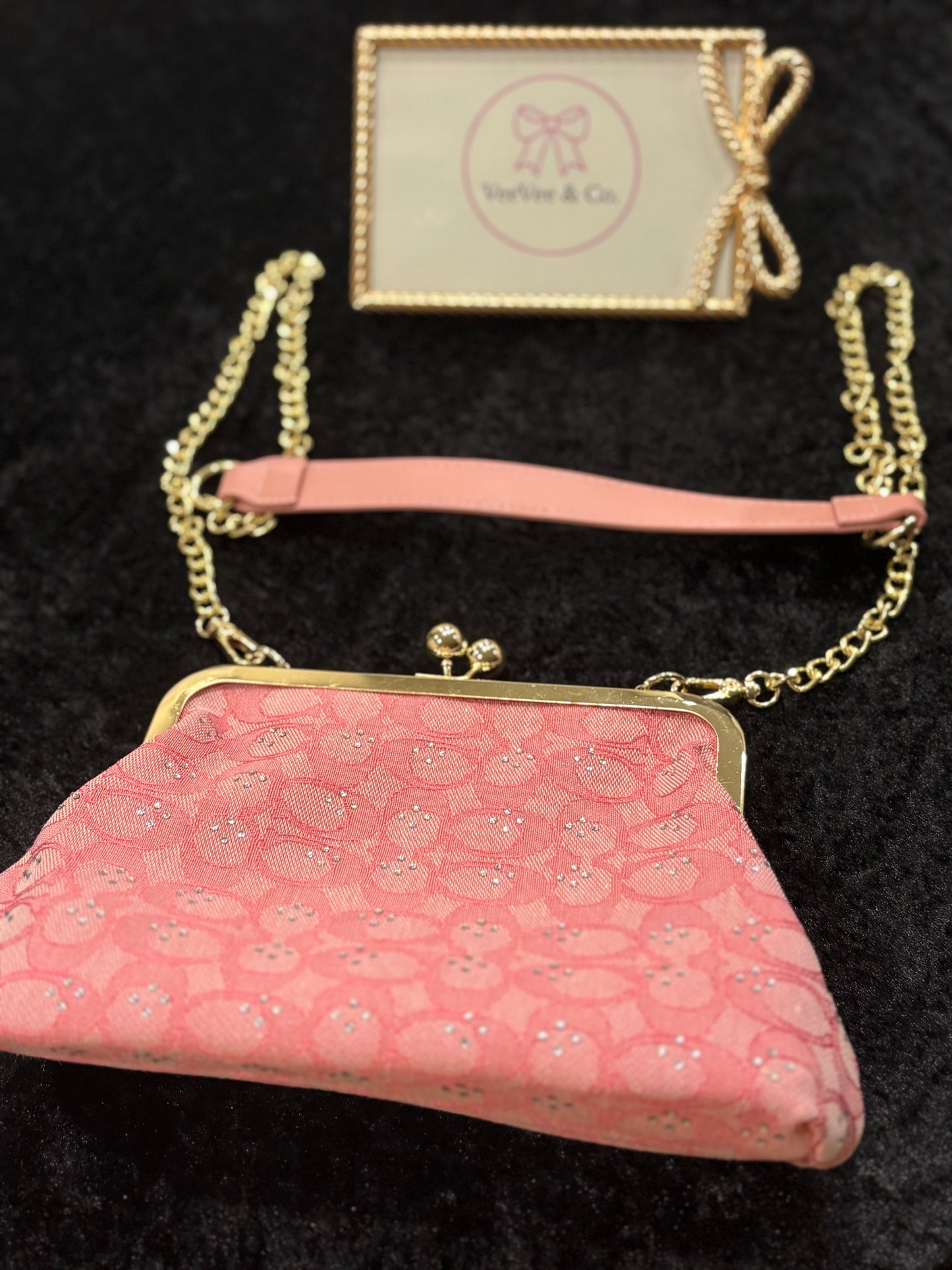Sparkle Babe Kiss Lock Clutch