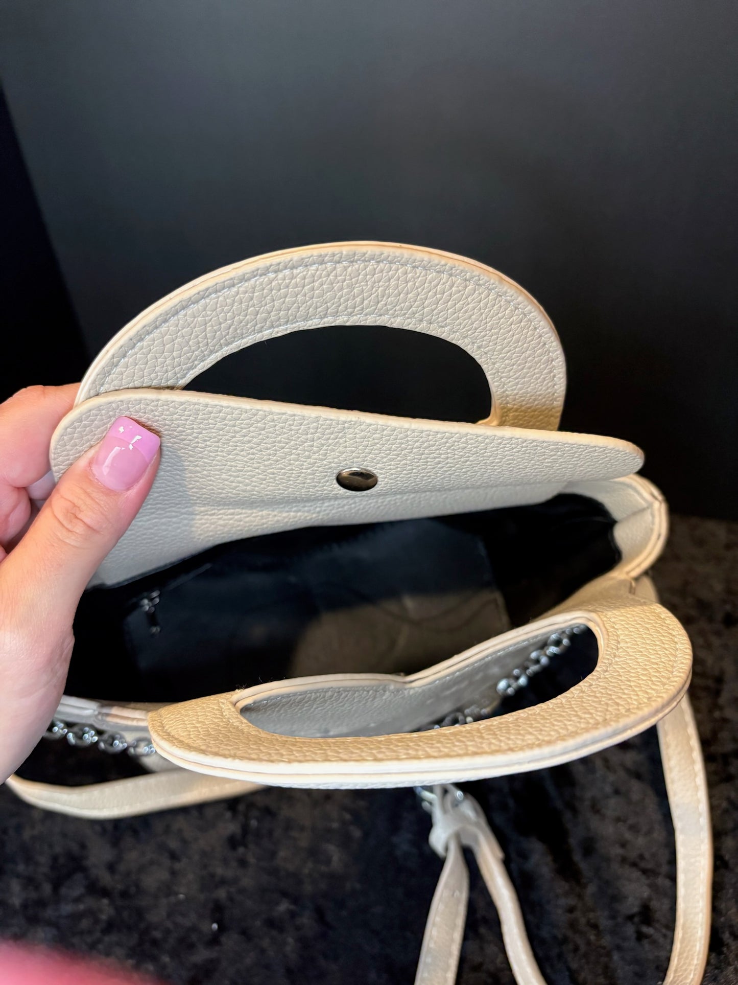 ✨🤍 Everyday Elegance Crossbody | Tan Chain Accent Bag
