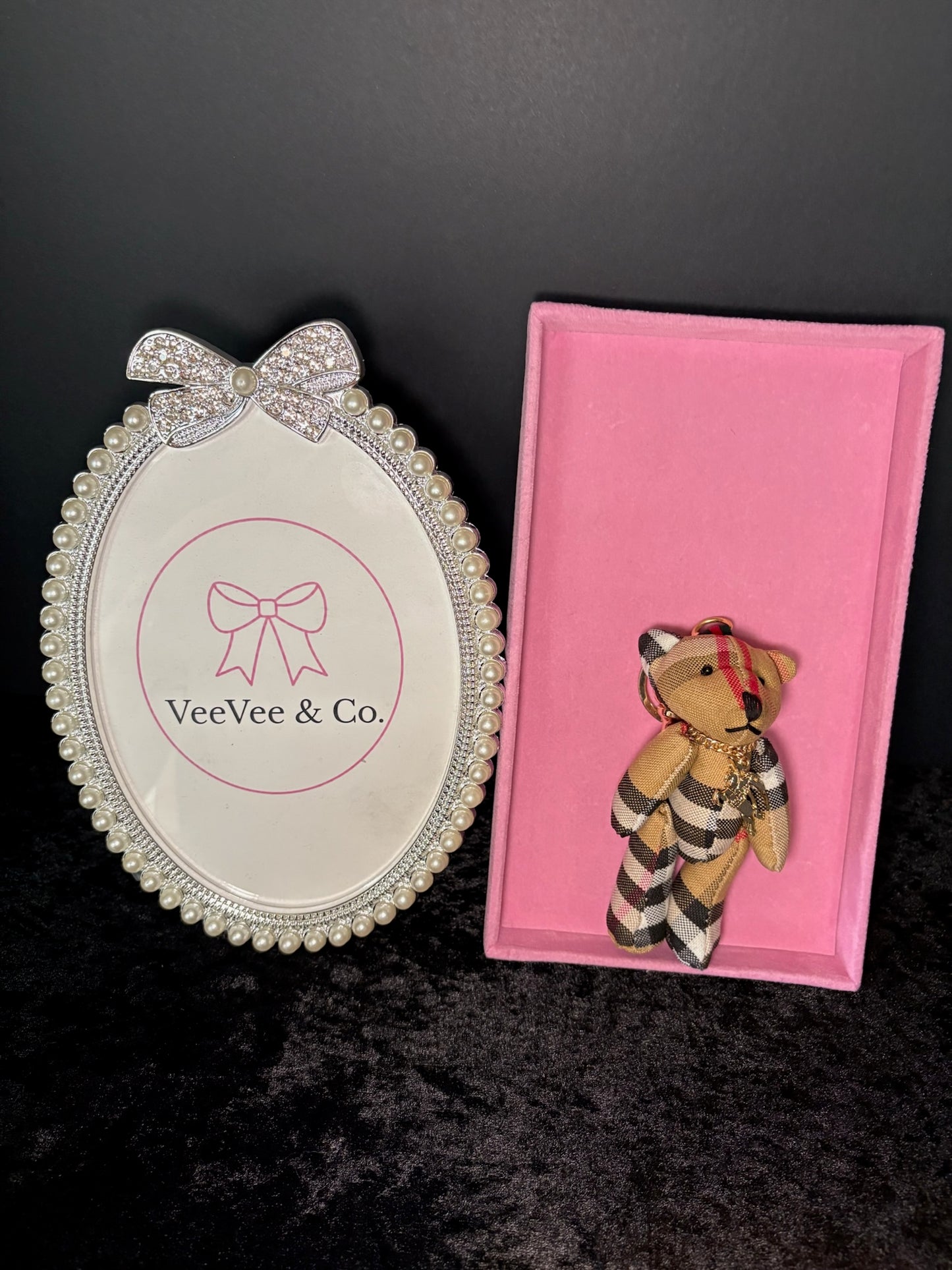🧸✨ Luxe Little Bear Keychain | Gold Charm Accessory 💛