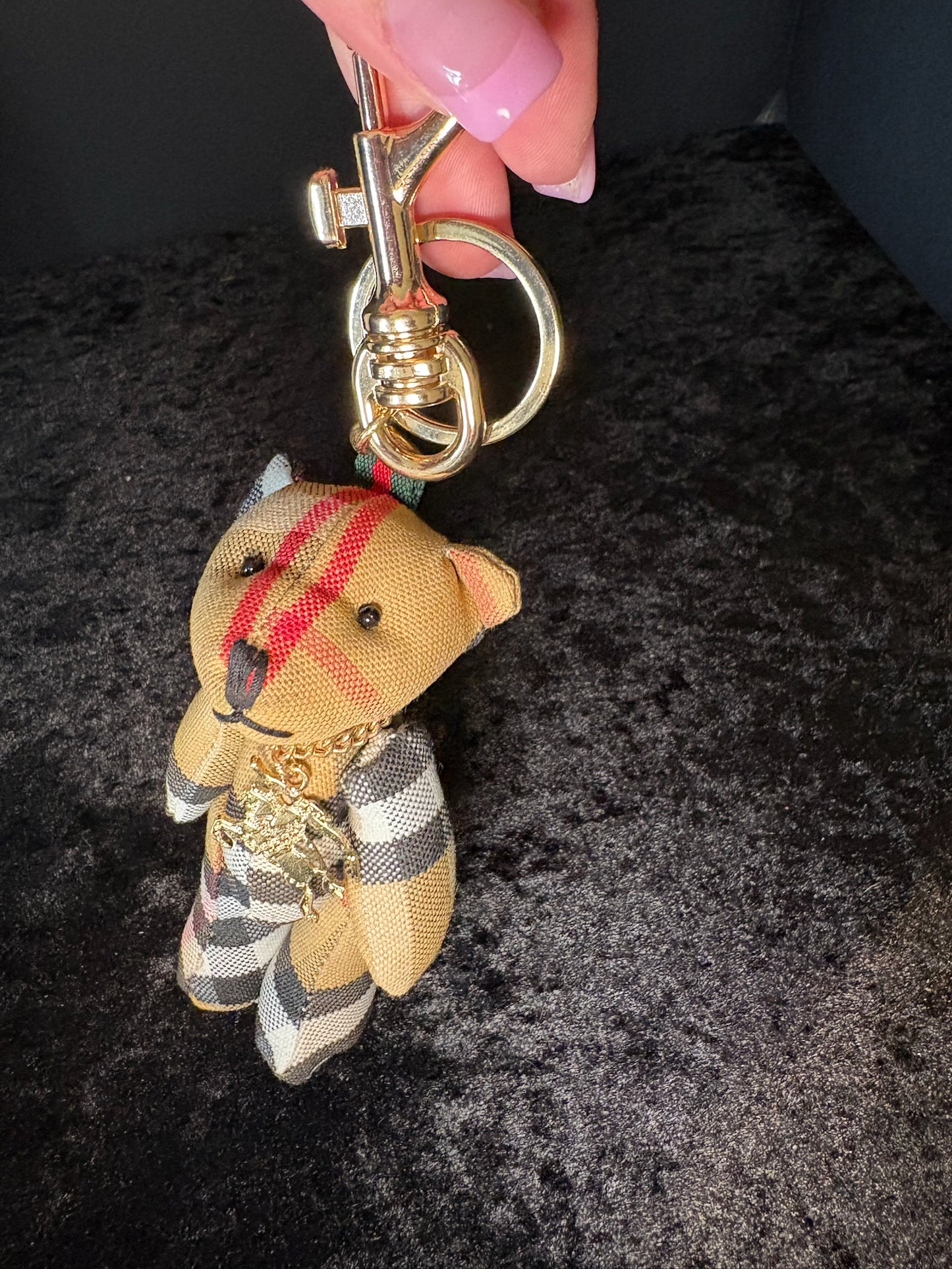 🧸✨ Luxe Little Bear Keychain | Gold Charm Accessory 💛