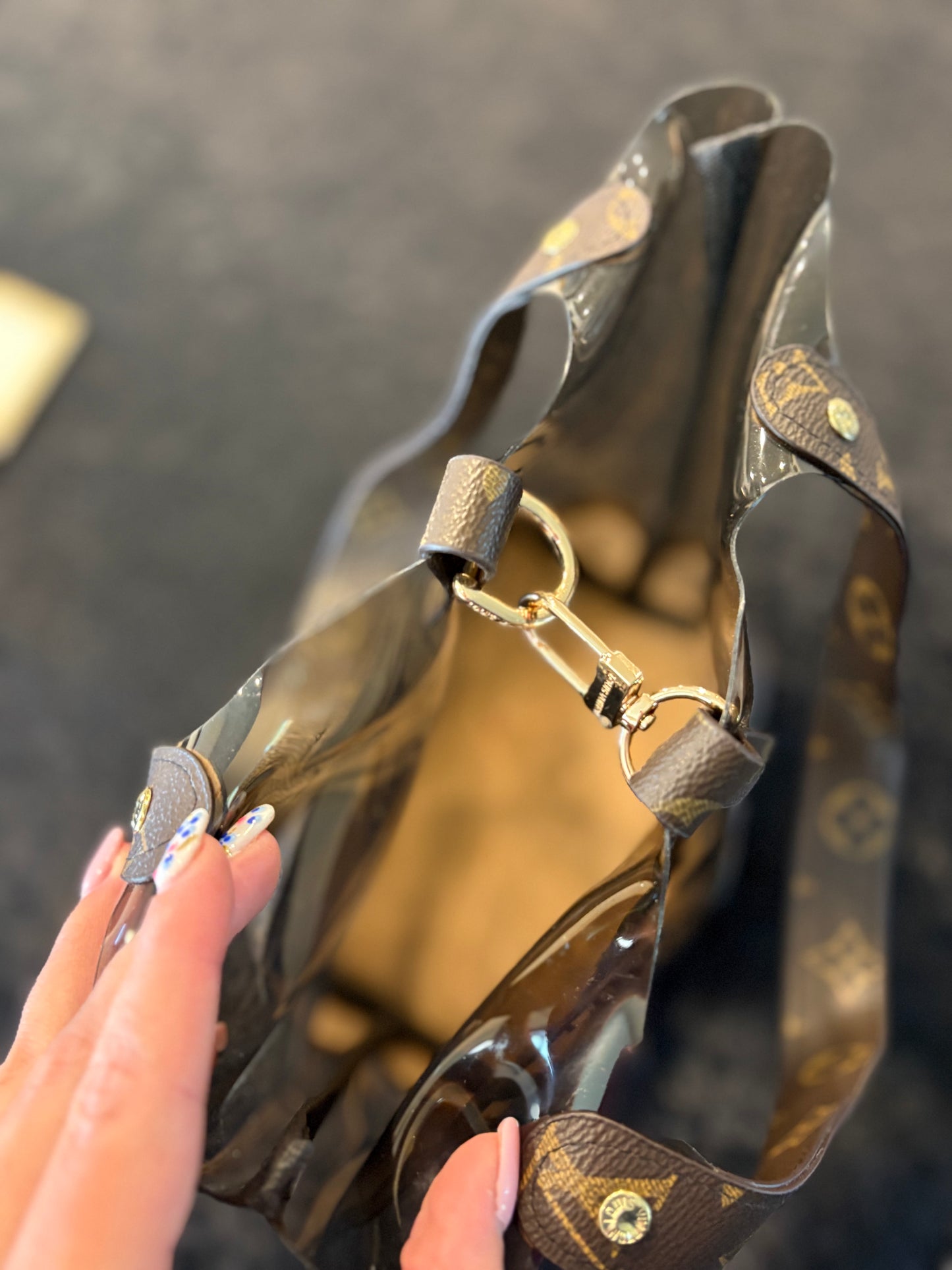 See-Through Luxe Bucket Bag – Everyday Event Edition