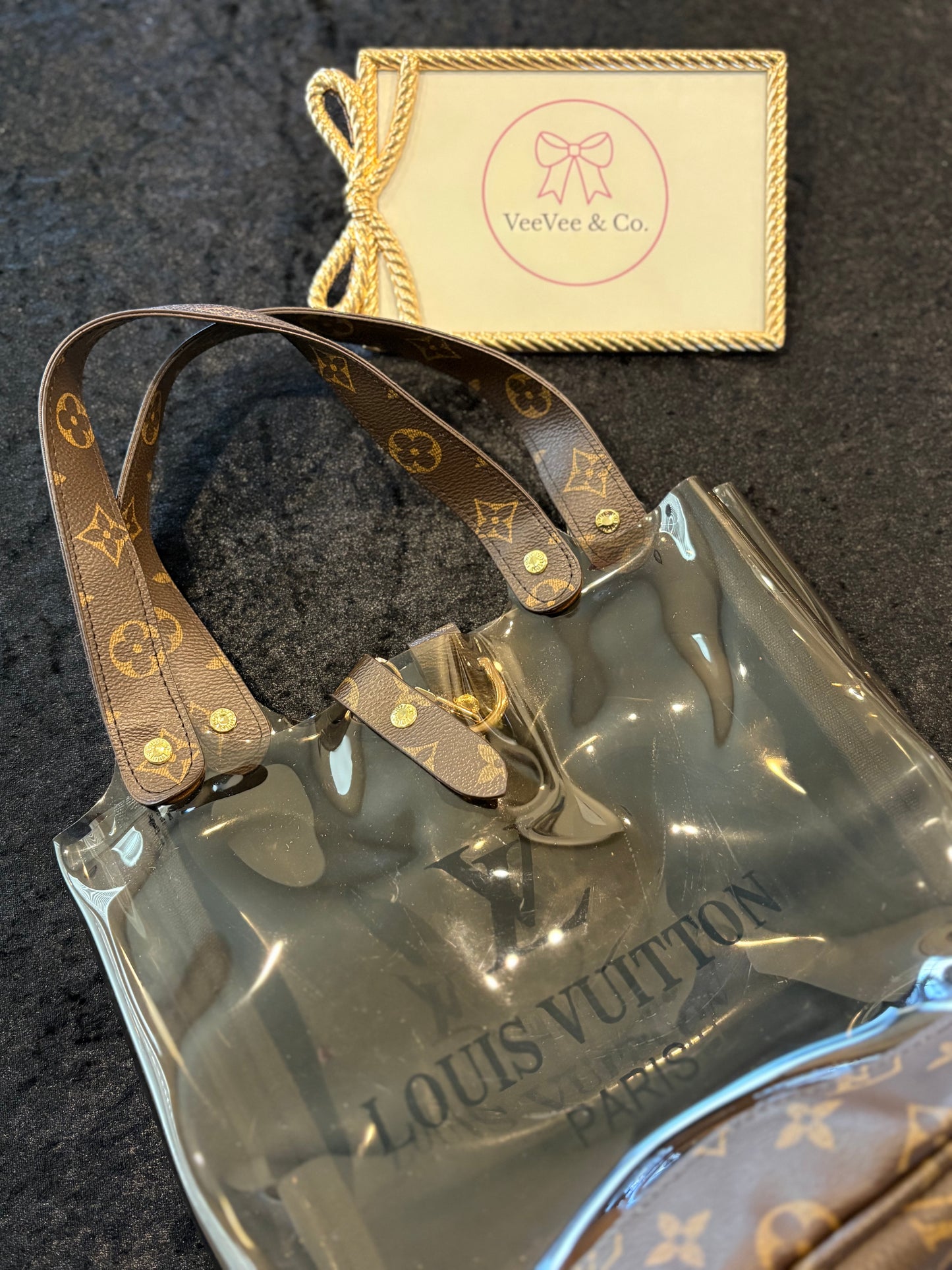 See-Through Luxe Bucket Bag – Everyday Event Edition