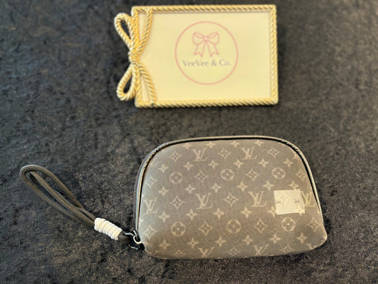 Beauty & Basics Mesh Pouch – Icon Print Style