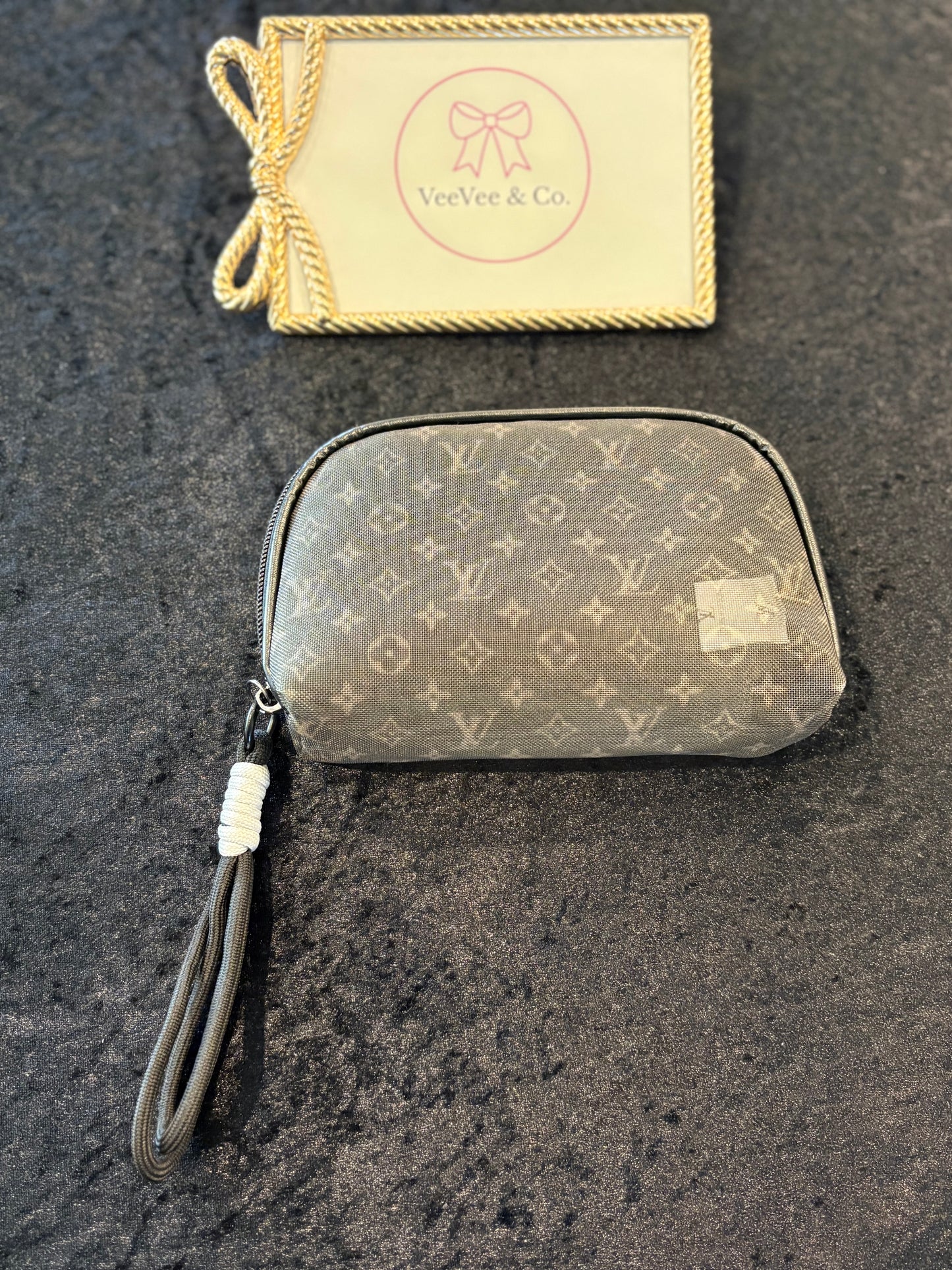 Beauty & Basics Mesh Pouch – Icon Print Style