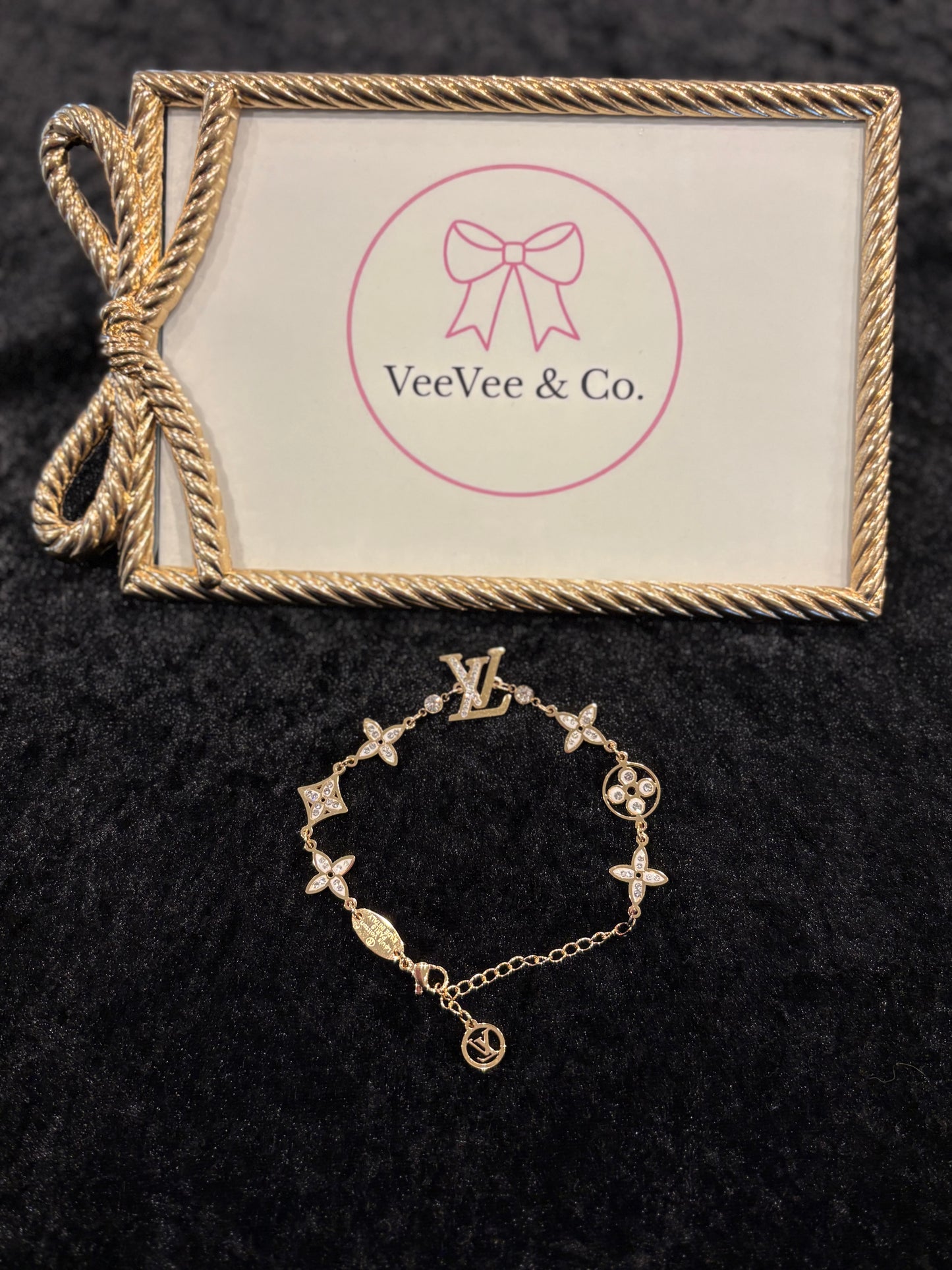Luxe Logo Rhinestone Bracelet – Gold Statement