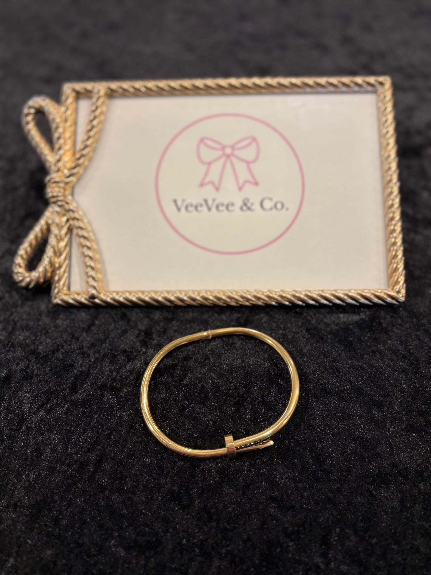 Luxe Nail Bracelet – Gold Statement Style