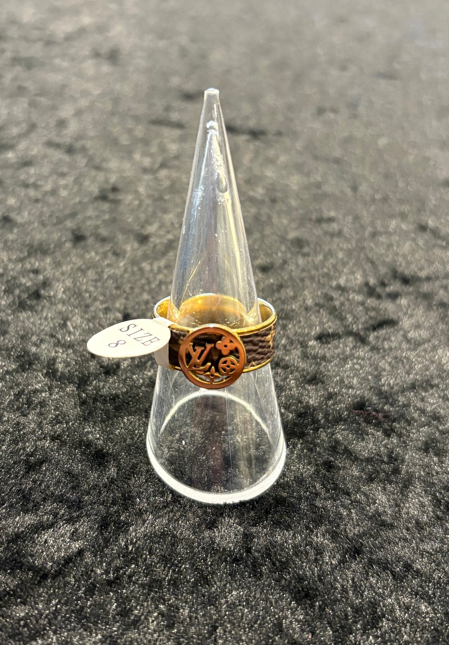 Iconic Style Ring ~ SIZE 8