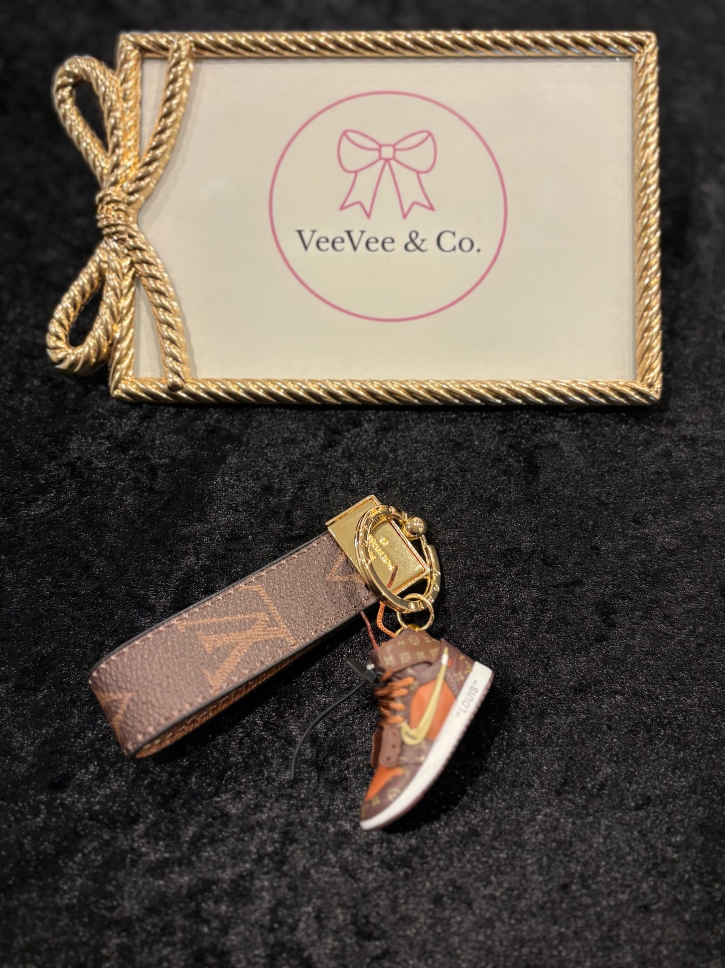 Court Luxe Sneaker Charm