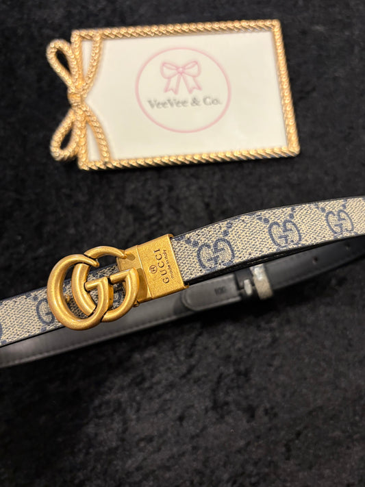 Petite Monogram Luxe Belt – Slim Gold Icon Edition